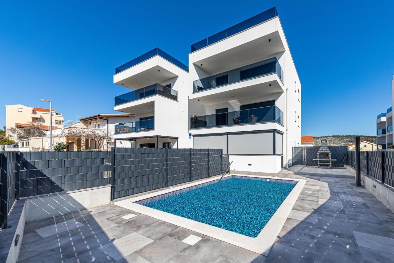 Luxury Apartment Pia With Swimming Pool And Grill Trogir Exteriör bild