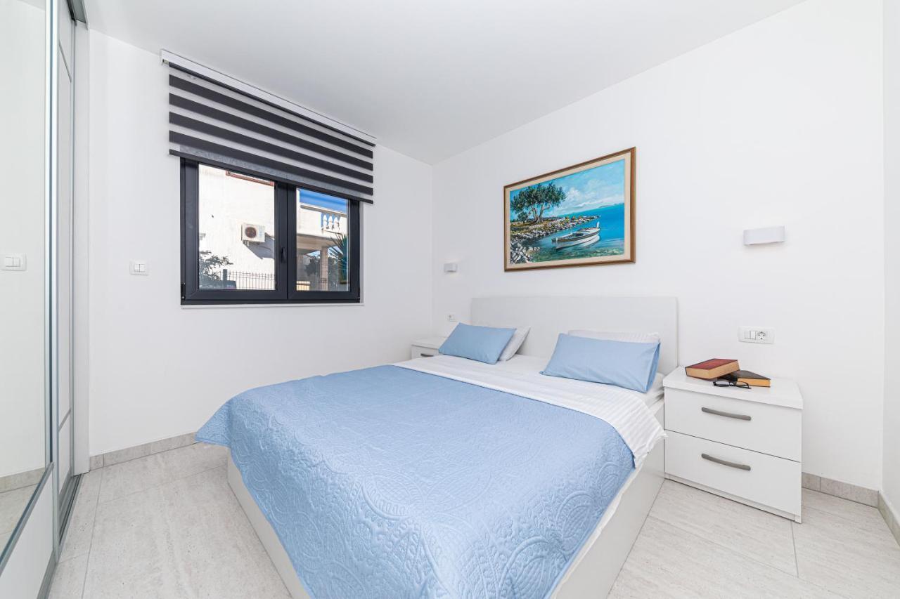 Luxury Apartment Pia With Swimming Pool And Grill Trogir Exteriör bild