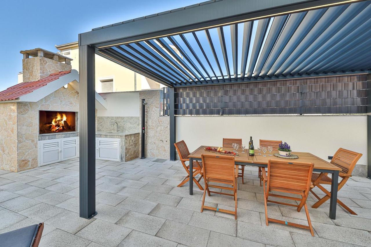 Luxury Apartment Pia With Swimming Pool And Grill Trogir Exteriör bild
