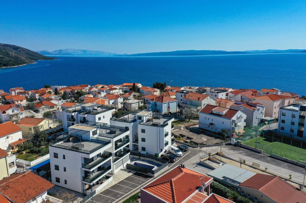 Luxury Apartment Pia With Swimming Pool And Grill Trogir Exteriör bild