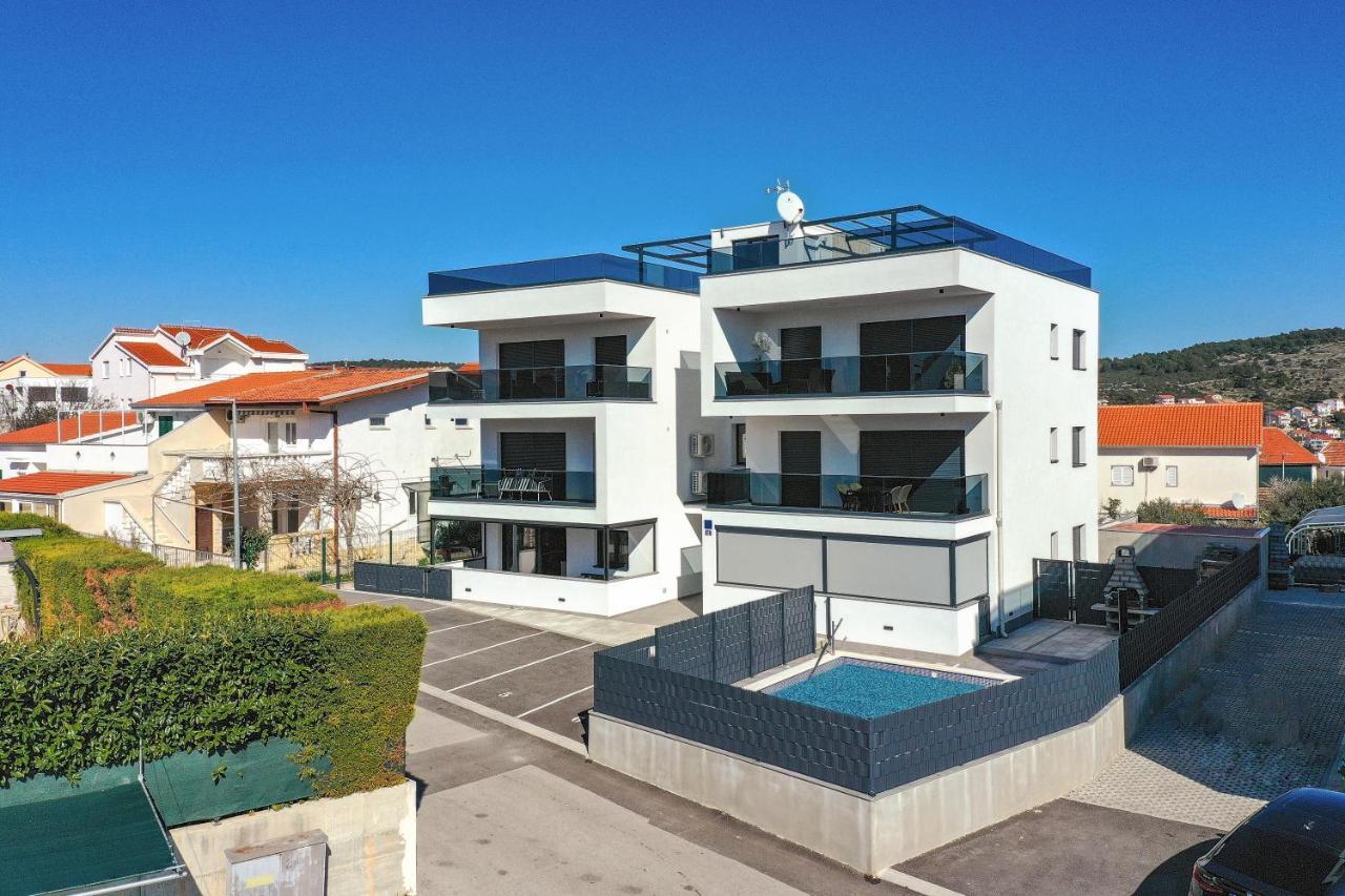 Luxury Apartment Pia With Swimming Pool And Grill Trogir Exteriör bild