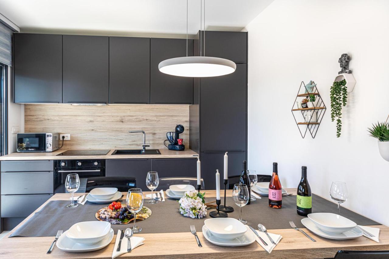 Luxury Apartment Pia With Swimming Pool And Grill Trogir Exteriör bild