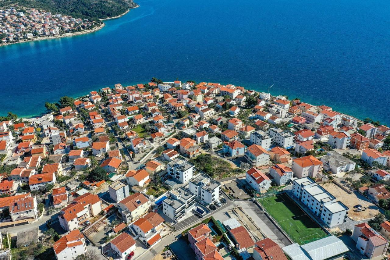 Luxury Apartment Pia With Swimming Pool And Grill Trogir Exteriör bild